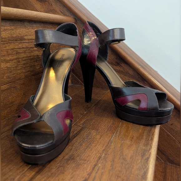 Nine West Debutante 5" stacked Heel Ankle Strap Three Tone Leather pumps Sz 7.5 - Picture 5 of 16